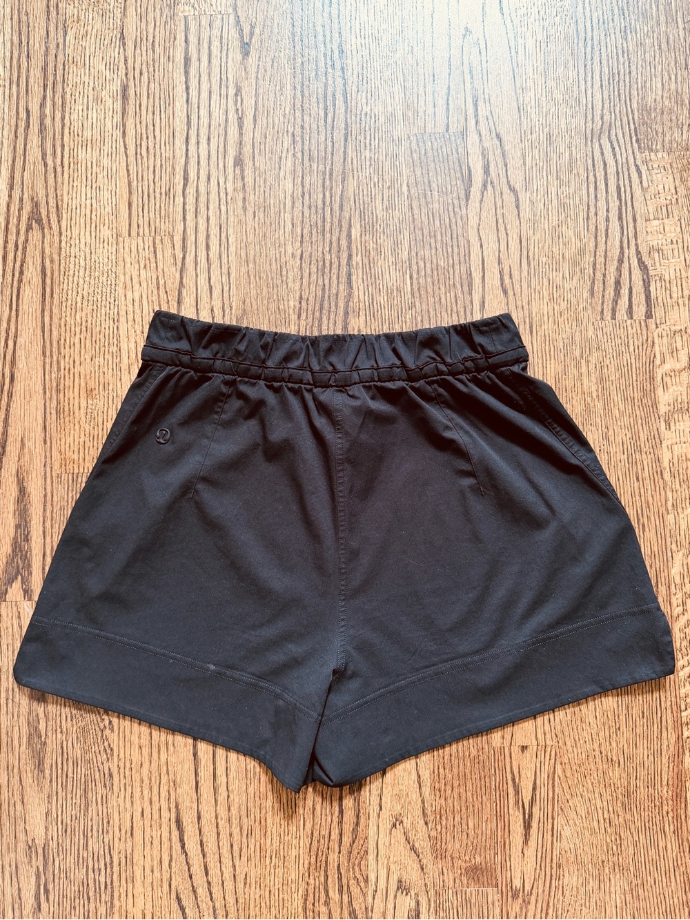 lululemon athletica Black Women's Athletic Shorts with Side Slits - Picture 4 of 5